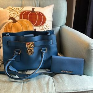 Vibrant blue Michael Kors handbag w/matching wallet